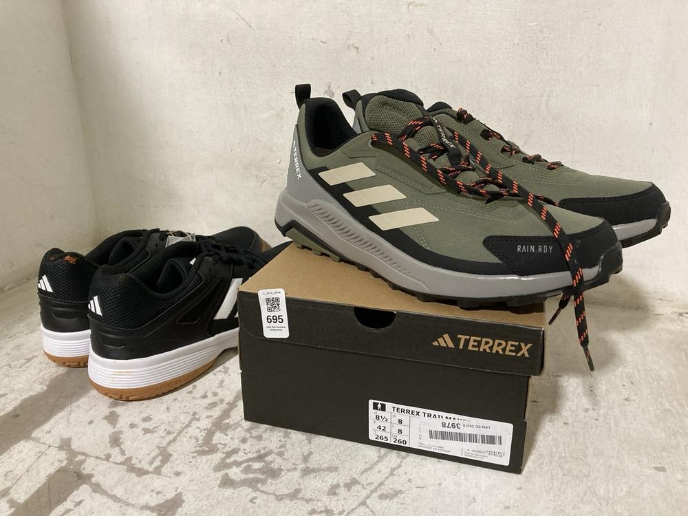 Lot 695  
            Chesterfield SR46 - Parcel Delivery Only 

                
3 X ASSORTED ADULT ADIDAS SHOES TO INCLUDE ADIDAS TERREX TRAINERS IN KHAKI & BLAC...
