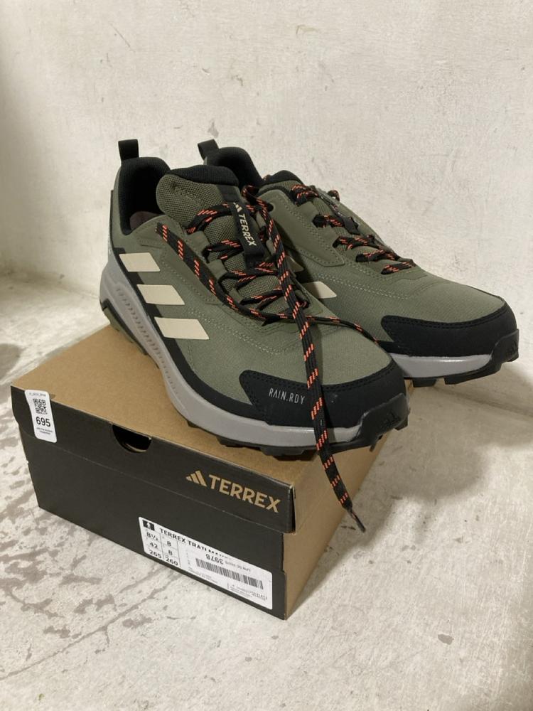 Lot 695  
            Chesterfield SR46 - Parcel Delivery Only 

                
3 X ASSORTED ADULT ADIDAS SHOES TO INCLUDE ADIDAS TERREX TRAINERS IN KHAKI & BLAC... - Image 3