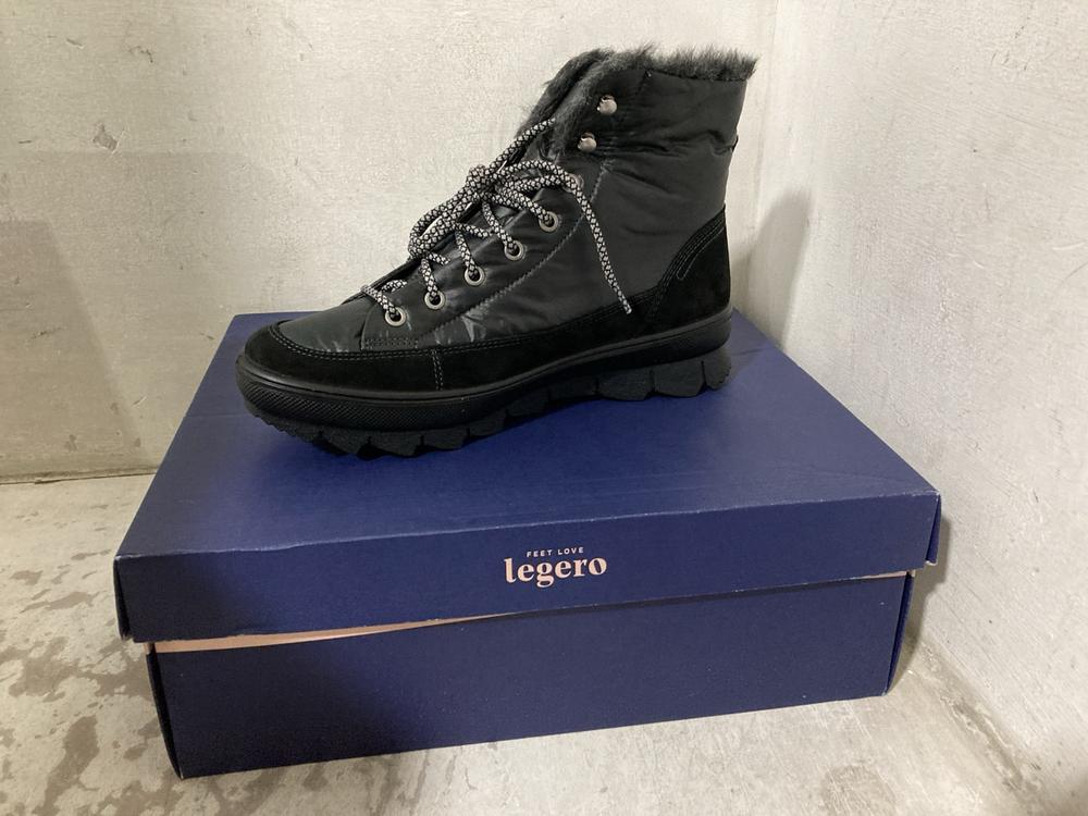 Lot 701  
            Chesterfield SR46 - Parcel Delivery Only 

                
4 X ASSORTED ADULTS SHOES TO INCLUDE DR SCHOLLS LACE-UP SHOES IN WHITE - UK SIZE ... - Image 2