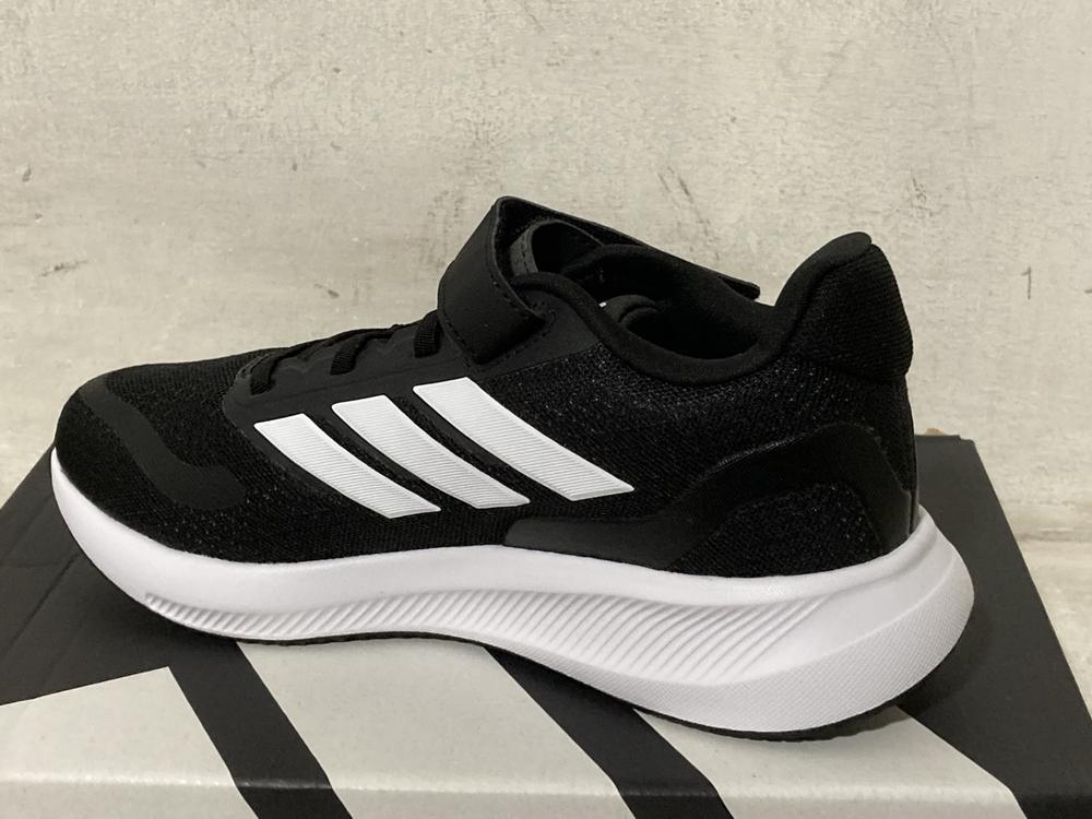 Lot 705  
            Chesterfield SR46 - Parcel Delivery Only 

                
ADIDAS RUN FALCON 5 EL C TRAINERS IN BLACK & WHITE - UK SIZE 2.5 TO INCLUDE ADIDA... - Image 2