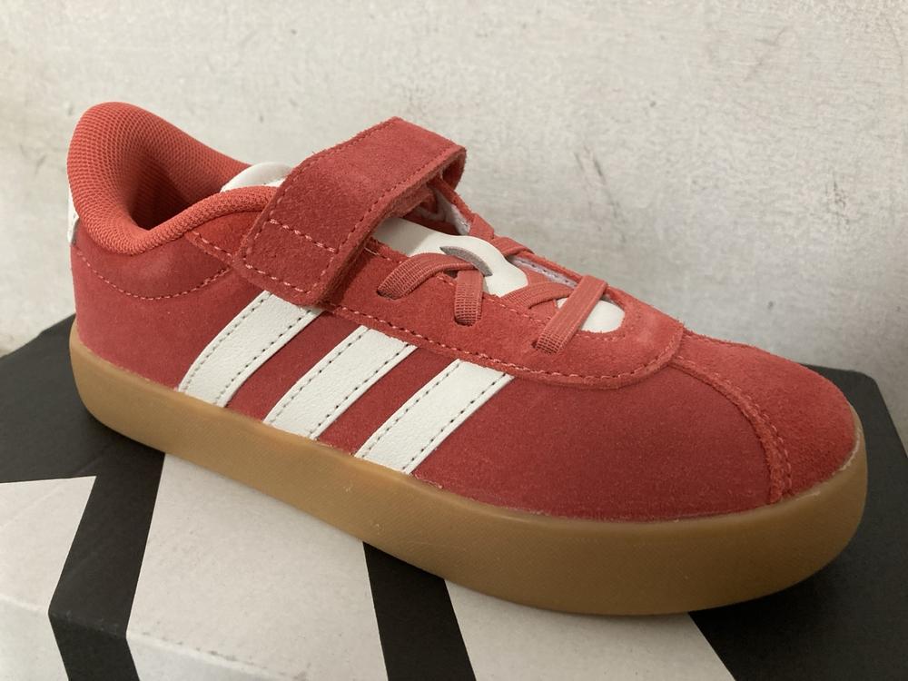 Lot 705  
            Chesterfield SR46 - Parcel Delivery Only 

                
ADIDAS RUN FALCON 5 EL C TRAINERS IN BLACK & WHITE - UK SIZE 2.5 TO INCLUDE ADIDA... - Image 3