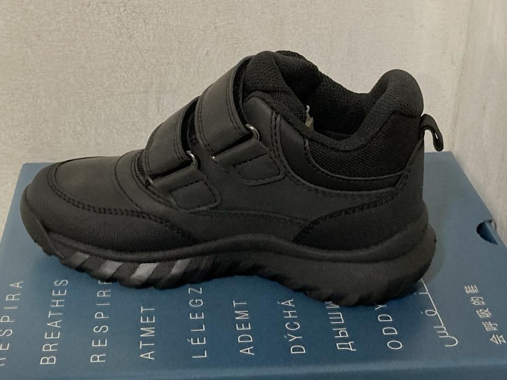 Lot 706  
            Chesterfield SR46 - Parcel Delivery Only 

                
5 X ASSORTED KIDS SHOES TO INCLUDE GEOX ECLAIR SHOES IN BLACK - UK SIZE 11.5 (LOC... - Image 3