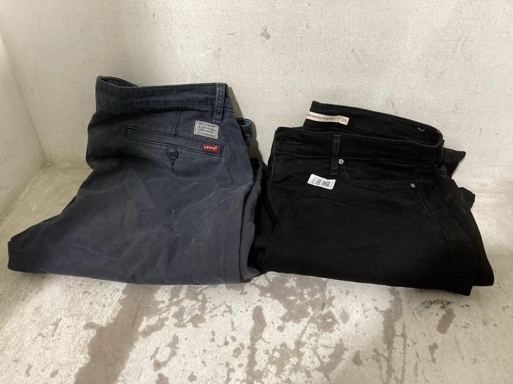 Lot 707  
            Chesterfield SR46 - Parcel Delivery Only 

                
LEVIS 318 SHAPING JEANS IN BLACK - UK SIZE 29 TO INCLUDE LEVIS XX CHINO TROUSERS ...