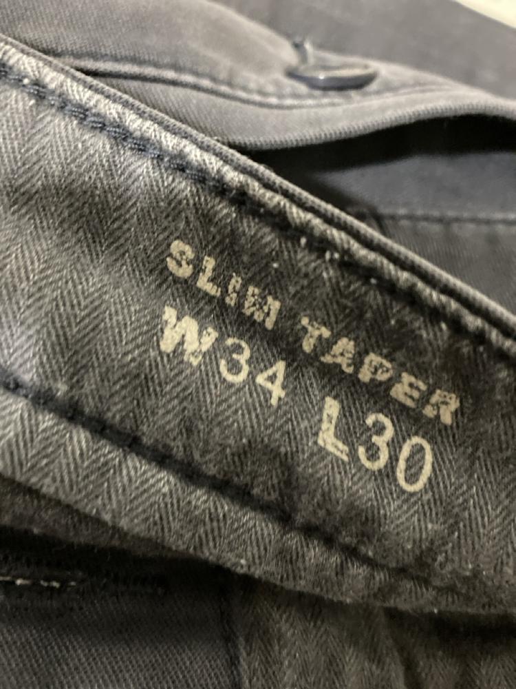 Lot 707  
            Chesterfield SR46 - Parcel Delivery Only 

                
LEVIS 318 SHAPING JEANS IN BLACK - UK SIZE 29 TO INCLUDE LEVIS XX CHINO TROUSERS ... - Image 4