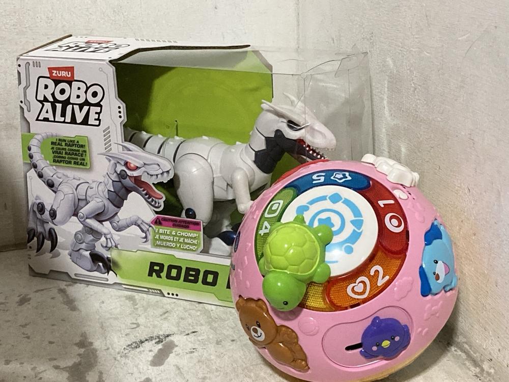 Lot 711  
            Chesterfield SR46 - Parcel Delivery Only 

                
QTY OF ASSORTED KIDS TOYS TO INCLUDE VTECH BABY LIGHT UP LEARN & CRAWL BALL (LOCA... - Image 2