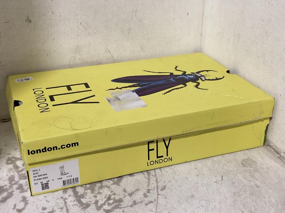 Lot 713  
            Chesterfield SR46 - Parcel Delivery Only 

                
FLY LONDON MOL 2 BOOTS IN DARK BROWN - UK SIZE 5 (LOCATION: H4)