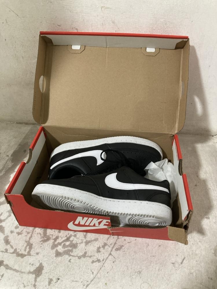 Lot 719  
            Chesterfield SR46 - Parcel Delivery Only 

                
NIKE COURT VISION LO TRAINERS IN BLACK - UK SIZE 5.5 (LOCATION: H4) - Image 3