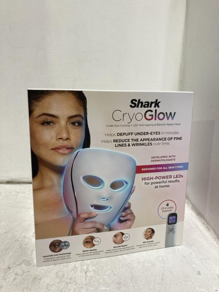 Lot 722  
            Chesterfield SR46 - Parcel Delivery Only 

                
SHARK CRYO GLOW UNDER-EYE COOLING & LED ANTI-AGING & BLEMISH REPAIR FACE MASK - O...