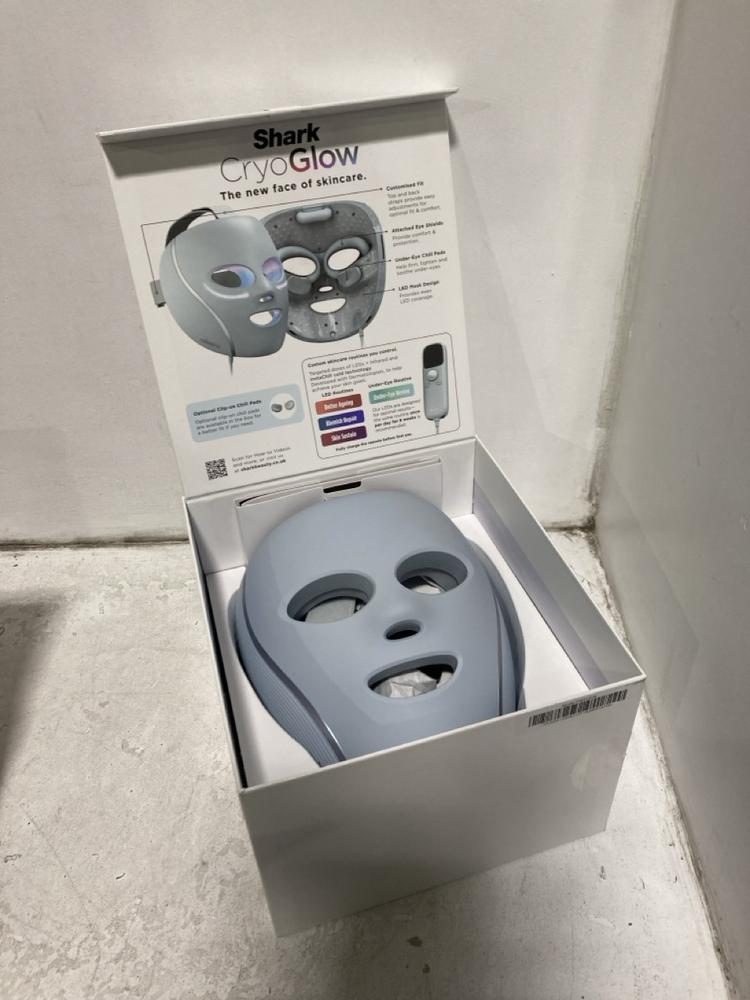 Lot 722  
            Chesterfield SR46 - Parcel Delivery Only 

                
SHARK CRYO GLOW UNDER-EYE COOLING & LED ANTI-AGING & BLEMISH REPAIR FACE MASK - O... - Image 2
