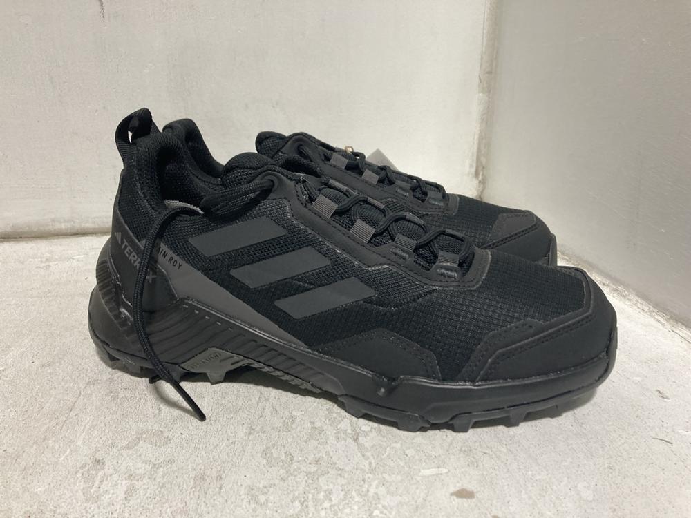 Lot 724  
            Chesterfield SR46 - Parcel Delivery Only 

                
ADIDAS TERREX EASTRAIL 2 TRAINERS IN GREEN - UK SIZE 12 TO INCLUDE ADIDAS TERREX ... - Image 2