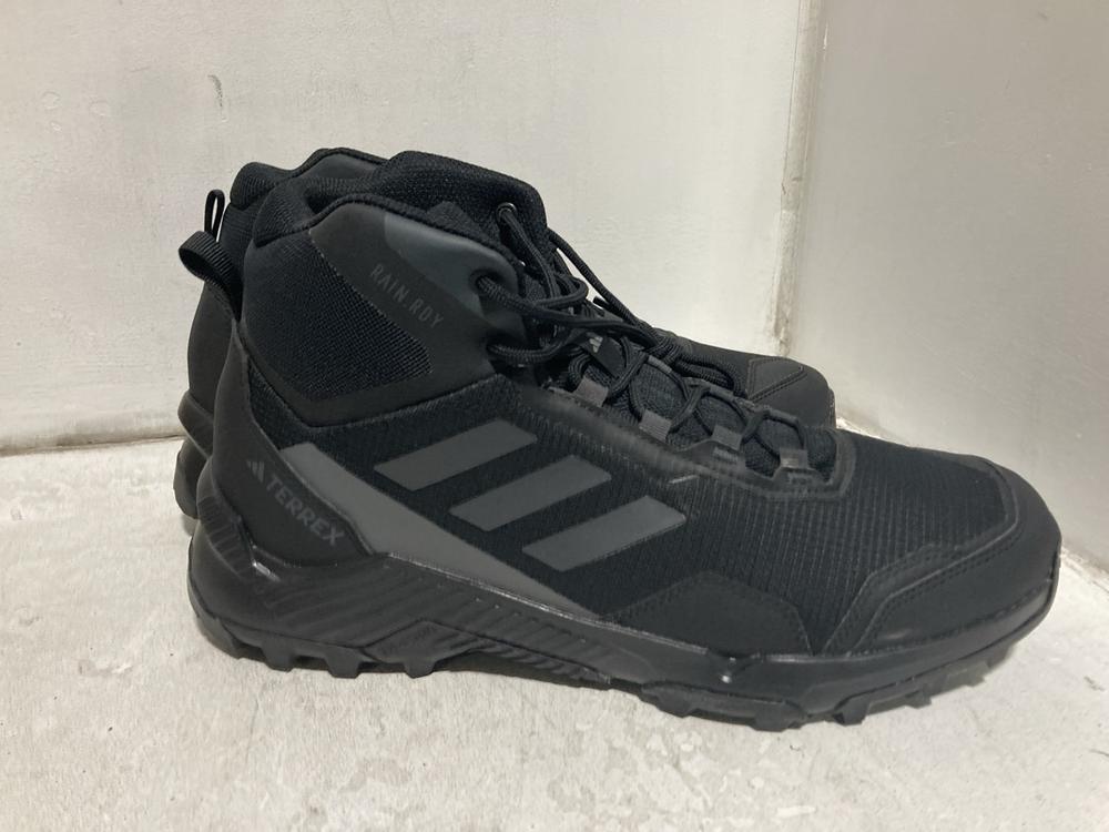 Lot 724  
            Chesterfield SR46 - Parcel Delivery Only 

                
ADIDAS TERREX EASTRAIL 2 TRAINERS IN GREEN - UK SIZE 12 TO INCLUDE ADIDAS TERREX ... - Image 3