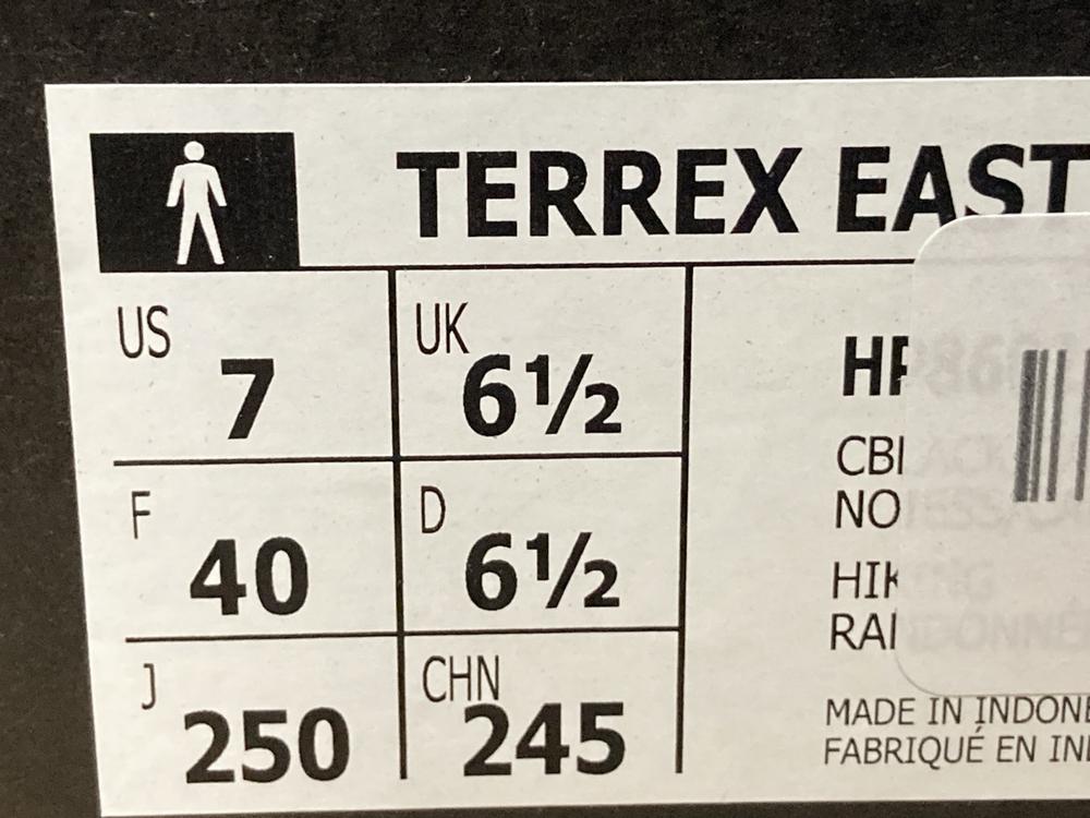 Lot 724  
            Chesterfield SR46 - Parcel Delivery Only 

                
ADIDAS TERREX EASTRAIL 2 TRAINERS IN GREEN - UK SIZE 12 TO INCLUDE ADIDAS TERREX ... - Image 4