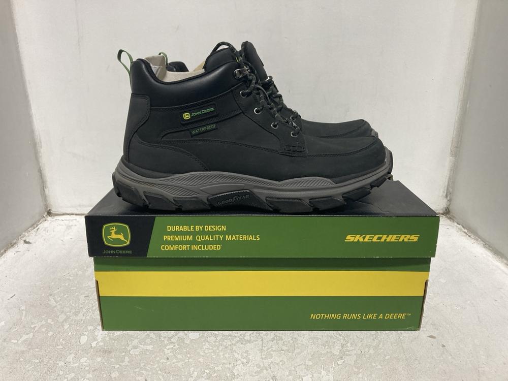 Lot 725  
            Chesterfield SR46 - Parcel Delivery Only 

                
SKECHERS JOHN DEERE BOOTS IN BLACK - UK SIZE 13 (LOCATION: H5)
