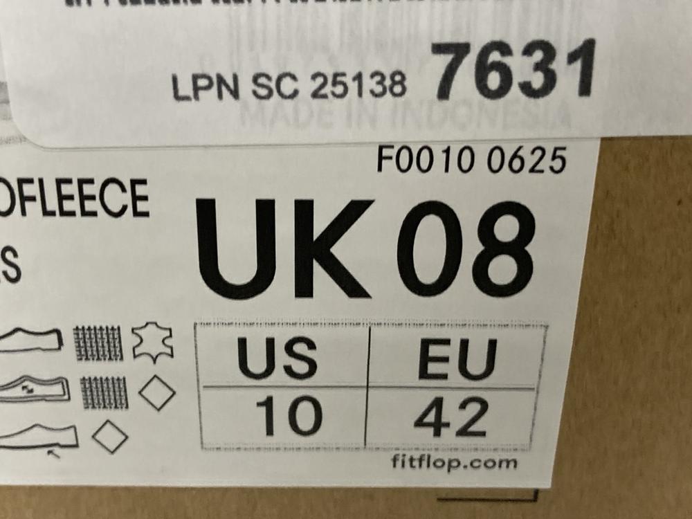 Lot 726  
            Chesterfield SR46 - Parcel Delivery Only 

                
FLY LONDON SALV195FLY ANKLE BOOTS IN PETROL - UK SIZE 5 TO INCLUDE FITFLOP F-MODE... - Image 4