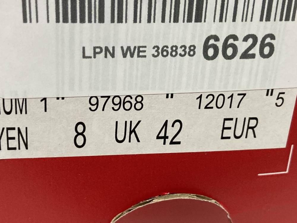 Lot 733  
            Chesterfield SR46 - Parcel Delivery Only 

                
NEW BALANCE SUT24B1 FLIP FLOPS IN BLUE - UK SIZE 8 TO INCLUDE NEW BALANCE M411RM3... - Image 4