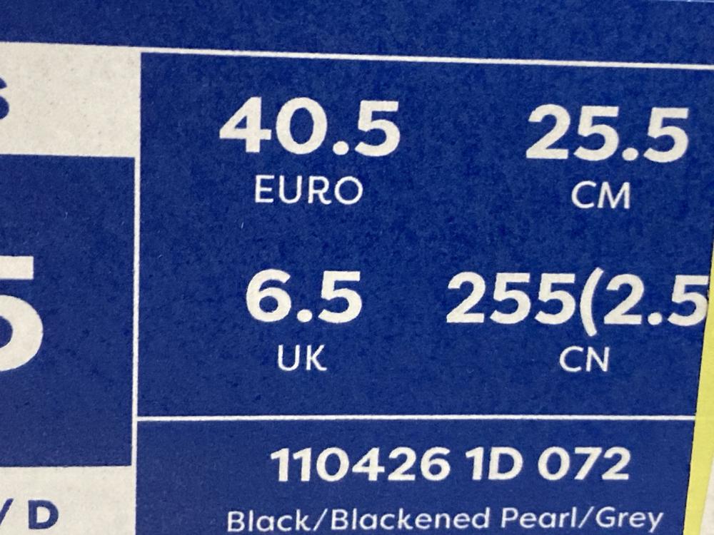 Lot 739  
            Chesterfield SR46 - Parcel Delivery Only 

                
3 X ASSORTED ADULTS SHOES TO INCLUDE BROOKS CASCADIA TRAIL SHOES IN BLACK - UK SI... - Image 4