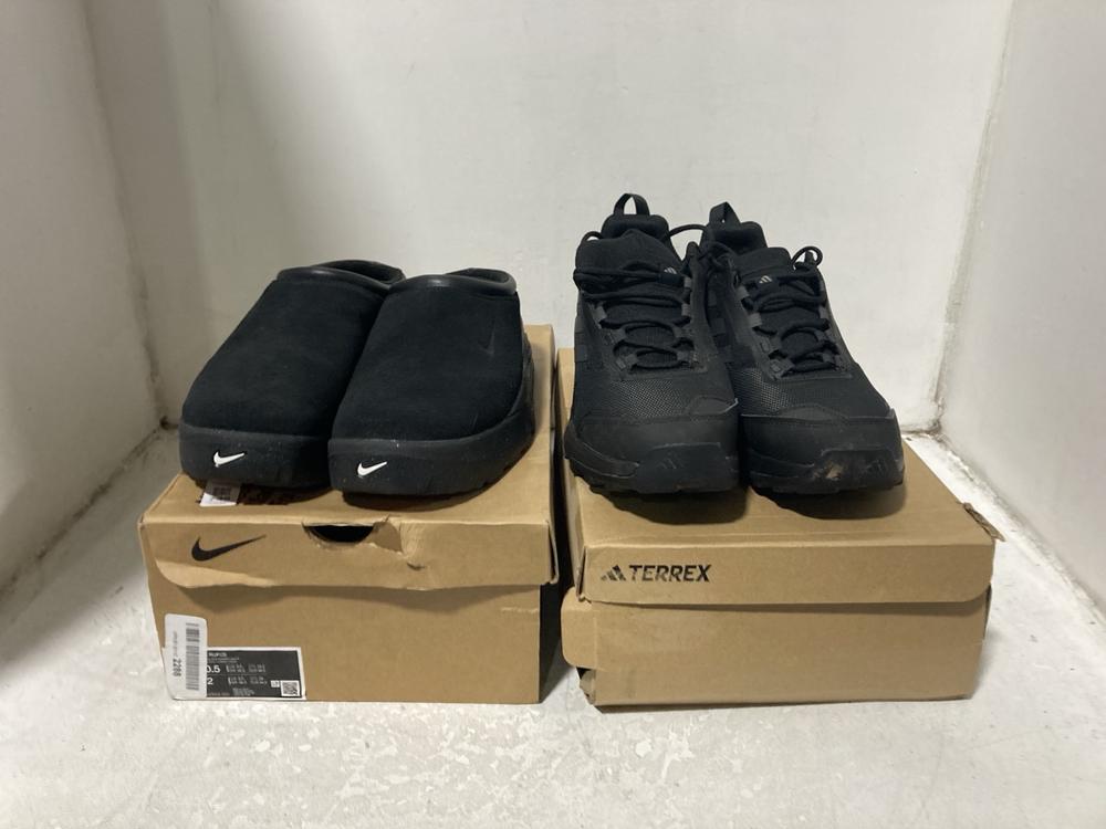 Lot 746  
            Chesterfield SR46 - Parcel Delivery Only 

                
NIKE RUFUS TRAINERS IN WHITE & BLACK - UK SIZE 9.5 TO INCLUDE ADIDAS TERREX TRAIN...