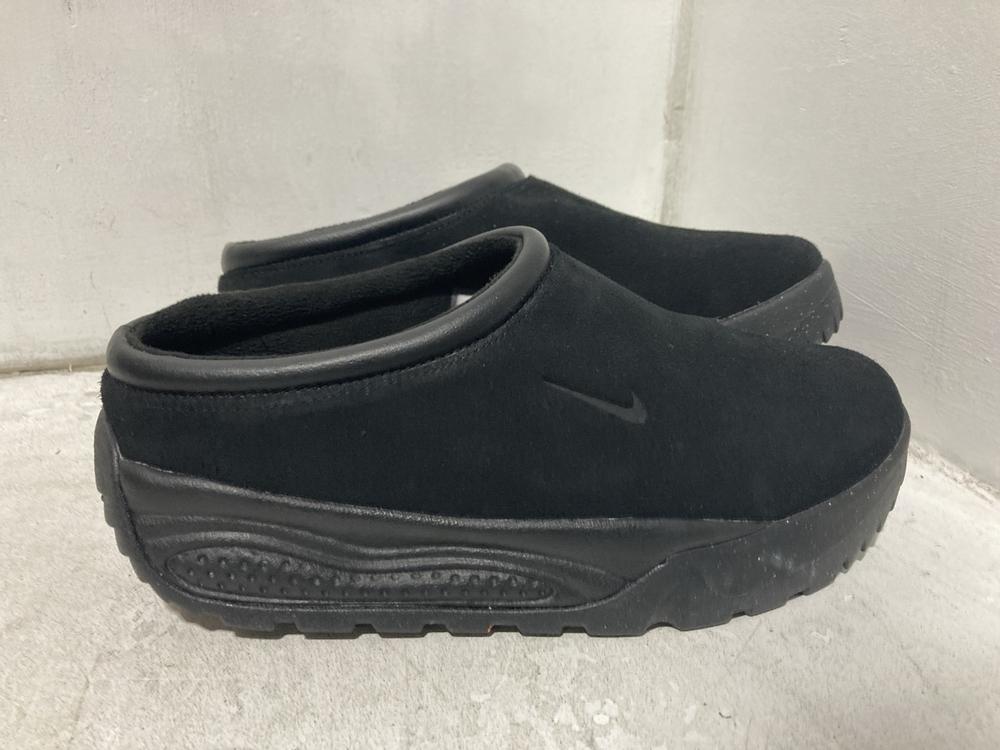 Lot 746  
            Chesterfield SR46 - Parcel Delivery Only 

                
NIKE RUFUS TRAINERS IN WHITE & BLACK - UK SIZE 9.5 TO INCLUDE ADIDAS TERREX TRAIN... - Image 2