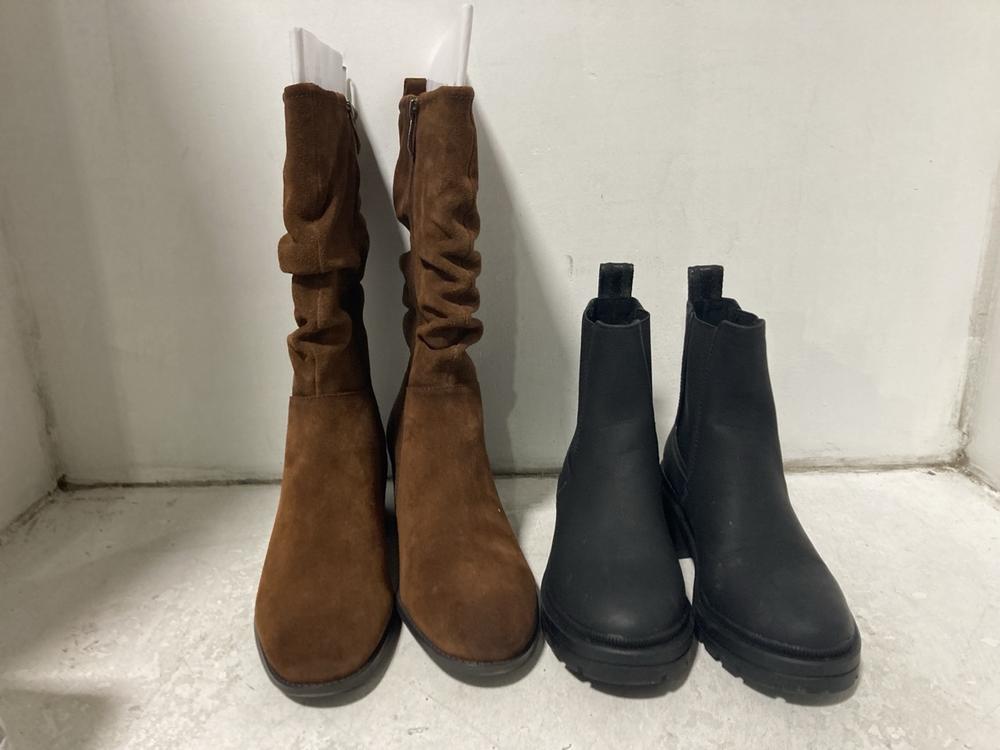 Lot 747  
            Chesterfield SR46 - Parcel Delivery Only 

                
ROCKET DOG IGGIESE BOOTS IN BLACK - UK SIZE 3 TO INCLUDE TAMARIS SUEDE SHOES IN T...