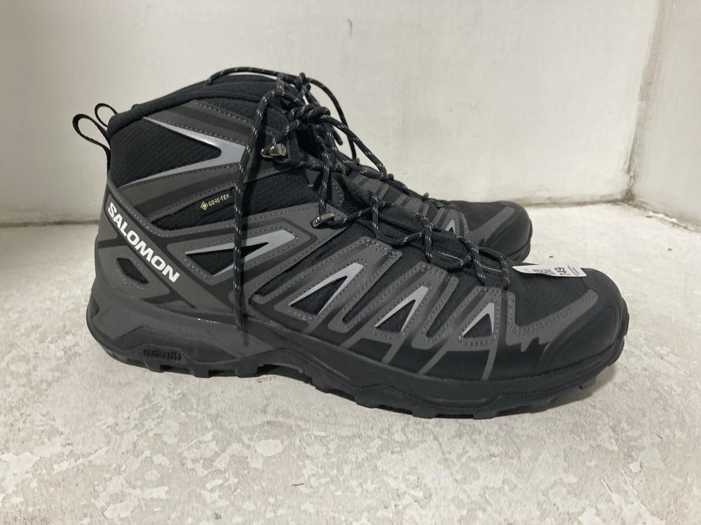 Lot 749  
            Chesterfield SR46 - Parcel Delivery Only 

                
SALOMON GORE TEX WALKING BOOTS IN GREY & BLACK - UK SIZE 12 (LOCATION: H5)