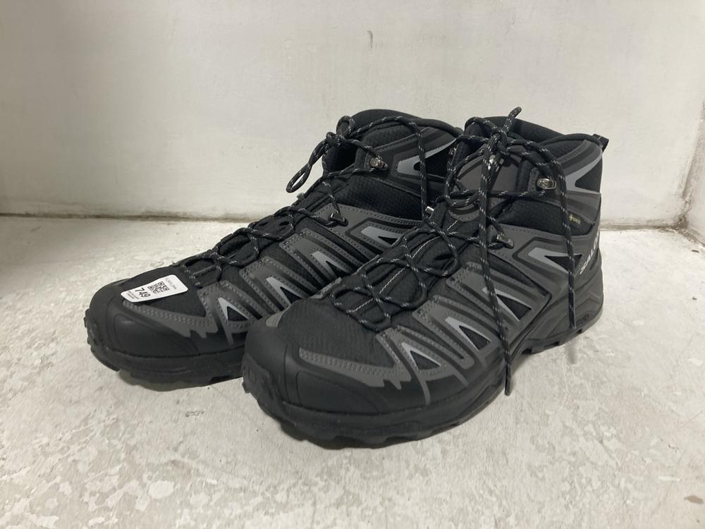Lot 749  
            Chesterfield SR46 - Parcel Delivery Only 

                
SALOMON GORE TEX WALKING BOOTS IN GREY & BLACK - UK SIZE 12 (LOCATION: H5) - Image 3