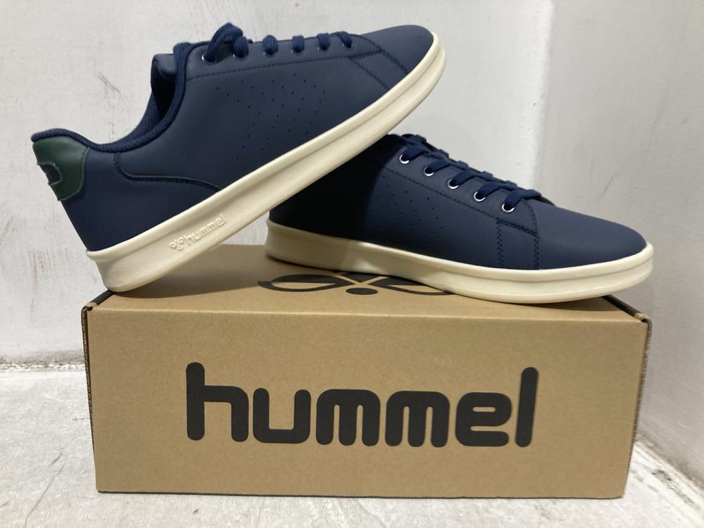 Lot 753  
            Chesterfield SR46 - Parcel Delivery Only 

                
4 X ASSORTED ADULTS SHOES TO INCLUDE GEOX DALYA LACE-UP FUR-LINED SHOES IN MUSK -... - Image 2