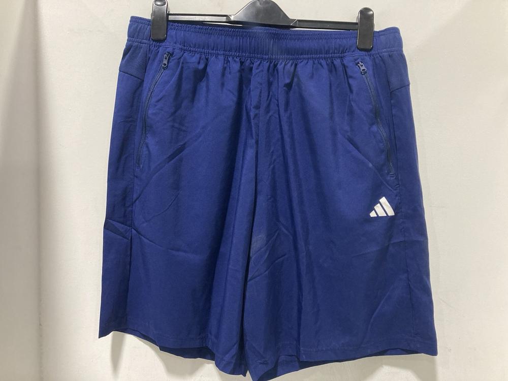 Lot 754  
            Chesterfield SR46 - Parcel Delivery Only 

                
3 X ASSORTED ADULTS BRANDED CLOTHING TO INCLUDE SPEEDO ESSENTIAL WATER SHORTS IN ... - Image 4