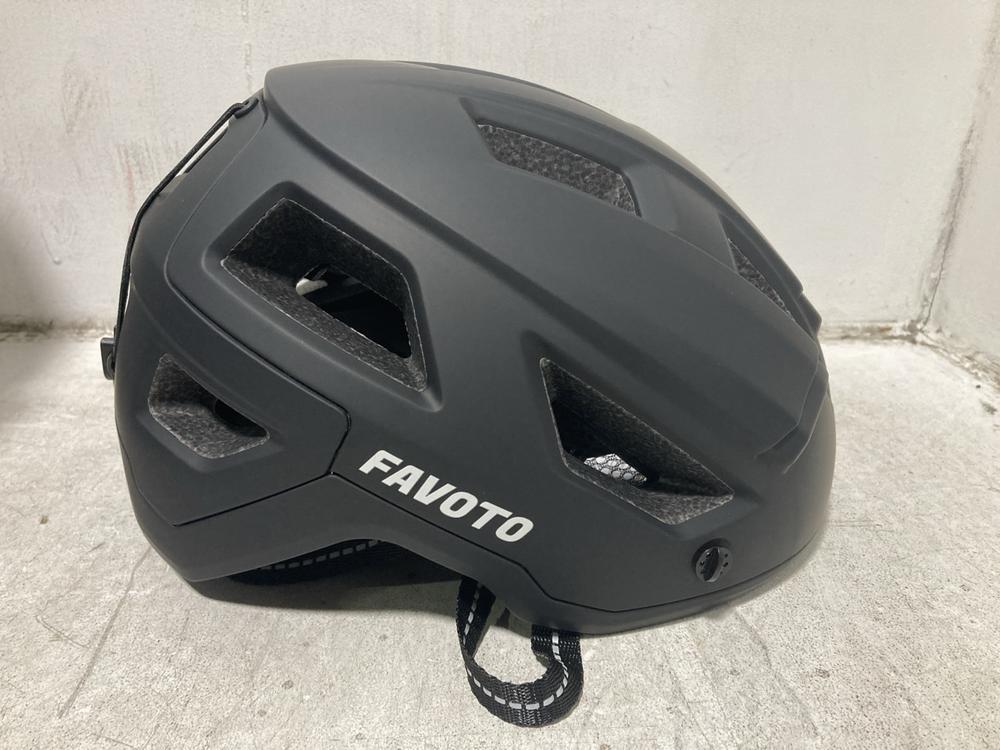 Lot 756  
            Chesterfield SR46 - Parcel Delivery Only 

                
FAVOTO ZL-B025 BIKE HELMET IN BLACK - ADJUSTABLE SIZE (LOCATION: G2) - Image 3