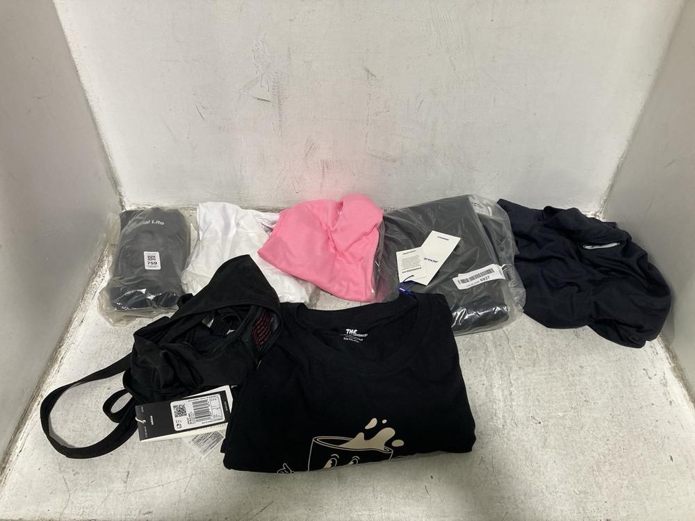 Lot 759  
            Chesterfield SR46 - Parcel Delivery Only 

                
QT OF ASSORTED SPORT ITEMS TO INCLUDE NIKE MITRE MERCURIAL LITE SHIN PADS IN WHIT... - Image 2