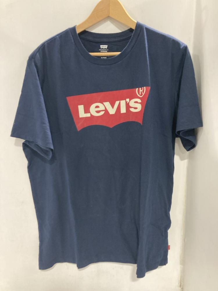 Lot 761  
            Chesterfield SR46 - Parcel Delivery Only 

                
LEVIS 510 SKINNY JEANS IN BLACK - UK SIZE 14 TO INCLUDE LEVIS T SHIRT IN NAVY - U... - Image 2