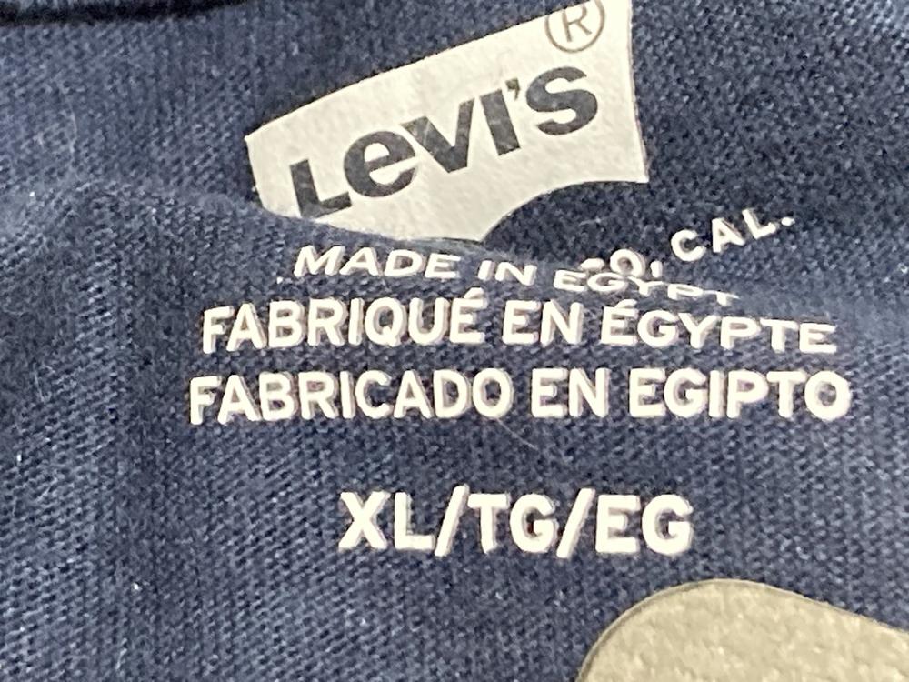 Lot 761  
            Chesterfield SR46 - Parcel Delivery Only 

                
LEVIS 510 SKINNY JEANS IN BLACK - UK SIZE 14 TO INCLUDE LEVIS T SHIRT IN NAVY - U... - Image 4