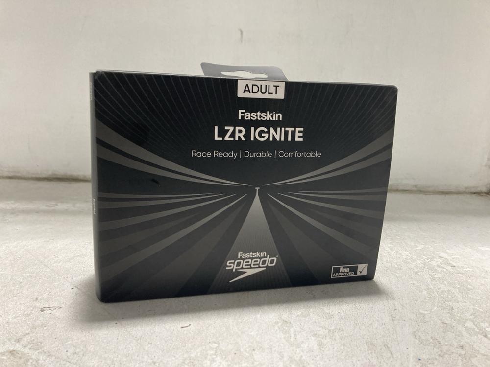 Lot 765  
            Chesterfield SR46 - Parcel Delivery Only 

                
10 X ASSORTED ADULTS SPEEDOS TO INCLUDE SPEEDO FASTSKIN SWIMWEAR IN BLACK - ADULT... - Image 3