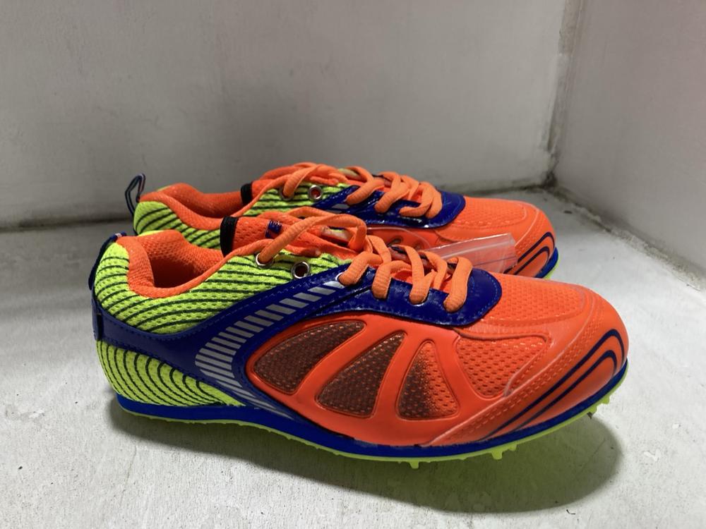 Lot 767  
            Chesterfield SR46 - Parcel Delivery Only 

                
6 ASSORTED KIDS SHOES TO INCLUDE KICKERS THE ULTIMATE SPARKLE SHOES IN RED - UK S... - Image 3