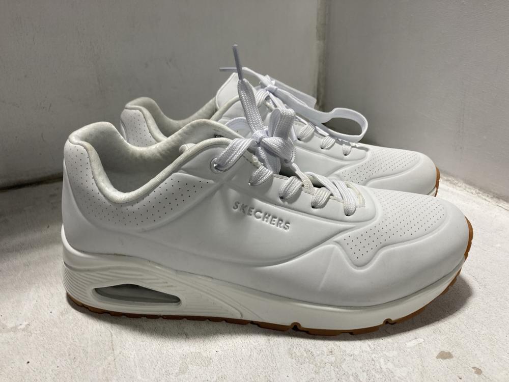 Lot 773  
            Chesterfield SR46 - Parcel Delivery Only 

                
3 X ASSORTED ADULTS SHOES TO INCLUDE SKECHERS AIR-COOLED TRAINER IN WHITE - UK SI... - Image 2