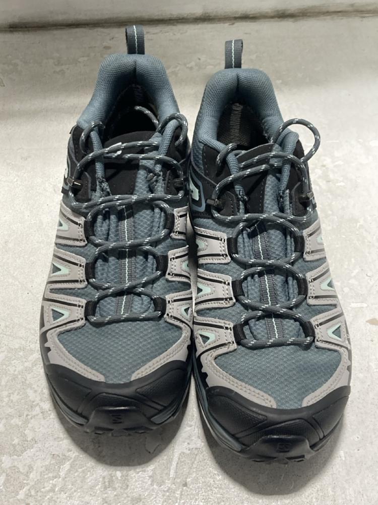 Lot 779  
            Chesterfield SR46 - Parcel Delivery Only 

                
SALOMON X ULTRA PIONEER GTX TRAINERS IN GREY & MINT - UK SIZE 6 (LOCATION: G2)