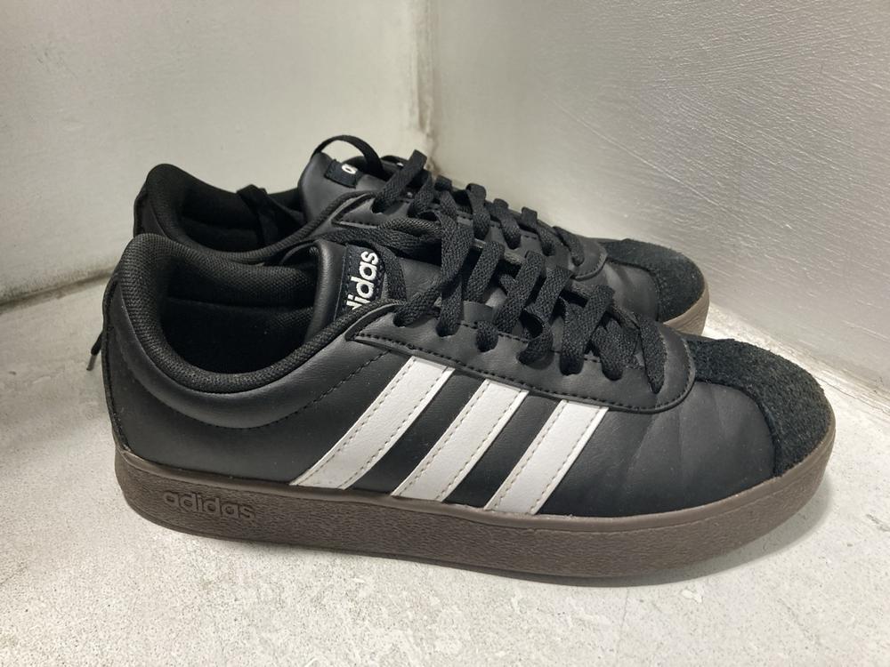 Lot 781  
            Chesterfield SR46 - Parcel Delivery Only 

                
ADIDAS VL COURT BASE TRAINERS IN BLACK - UK SIZE 4 TO INCLUDE ADIDAS VL COURT BOL... - Image 2