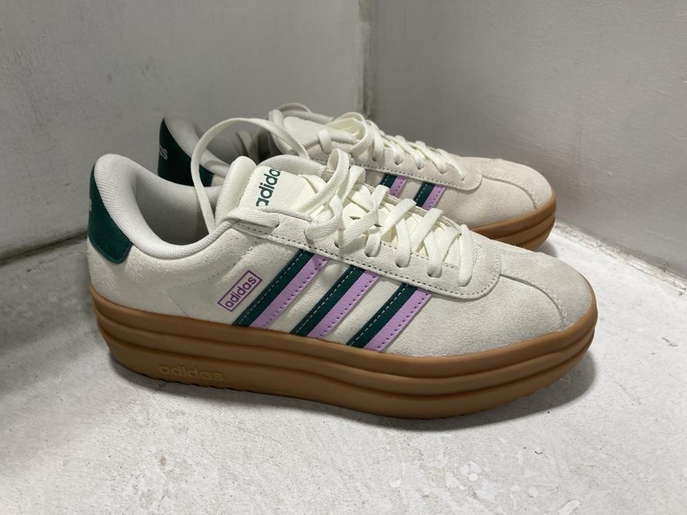 Lot 781  
            Chesterfield SR46 - Parcel Delivery Only 

                
ADIDAS VL COURT BASE TRAINERS IN BLACK - UK SIZE 4 TO INCLUDE ADIDAS VL COURT BOL... - Image 3