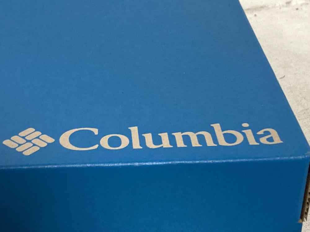 Lot 790  
            Chesterfield SR46 - Parcel Delivery Only 

                
COLUMBIA REDMOND LOW WATERPROOF SHOES IN GREY - UK SIZE 9 (LOCATION: G3)