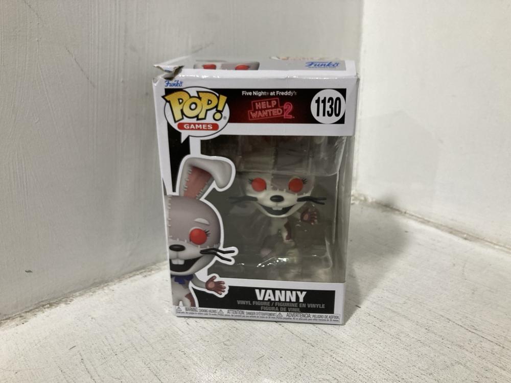 Lot 801  
            Chesterfield SR46 - Parcel Delivery Only 

                
5 X ASSORTED FUNKO POP VINYL FIGURES TO INCLUDE FUNKO POP HEROES 588 SUPERMAN VIN... - Image 4