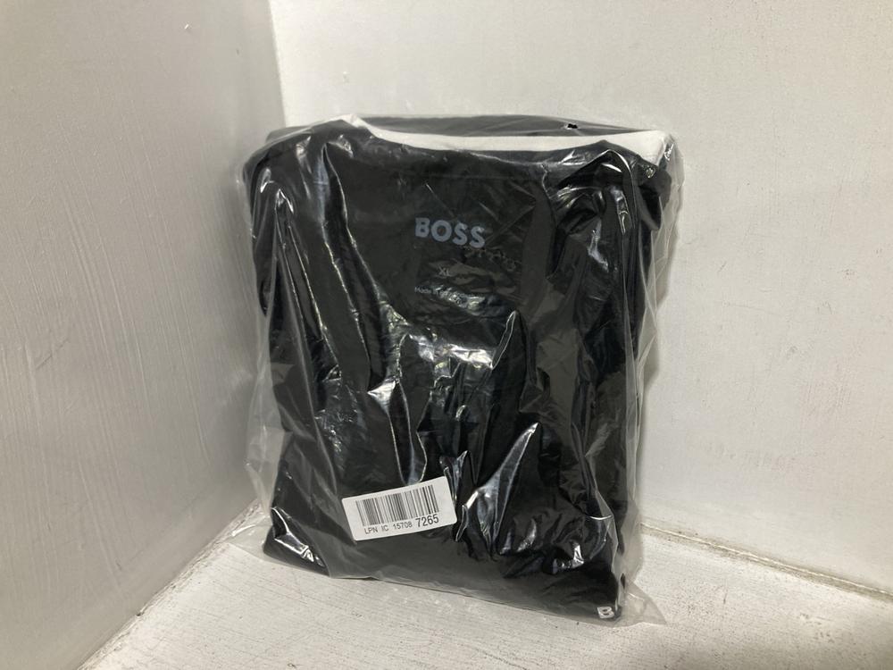 Lot 802  
            Chesterfield SR46 - Parcel Delivery Only 

                
6 X ASSORTED ADULTS BRANDED CLOTHING TO INCLUDE EMPORIO ARMANI PLAIN T SHIRT IN W... - Image 2