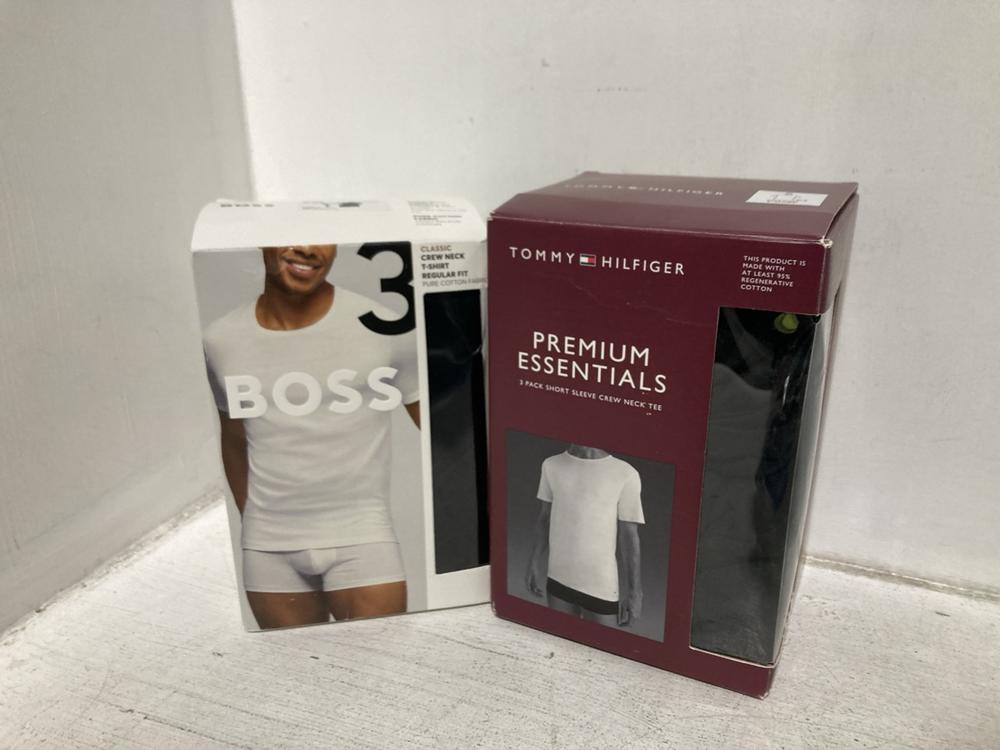 Lot 802  
            Chesterfield SR46 - Parcel Delivery Only 

                
6 X ASSORTED ADULTS BRANDED CLOTHING TO INCLUDE EMPORIO ARMANI PLAIN T SHIRT IN W... - Image 3