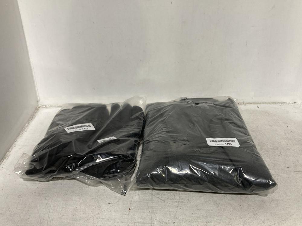 Lot 803  
            Chesterfield SR46 - Parcel Delivery Only 

                
CARHARTT LOOSE FIT SWEATSHIRT IN GREY - UK SIZE XL TO INCLUDE CARHARTT THERMAL GL...