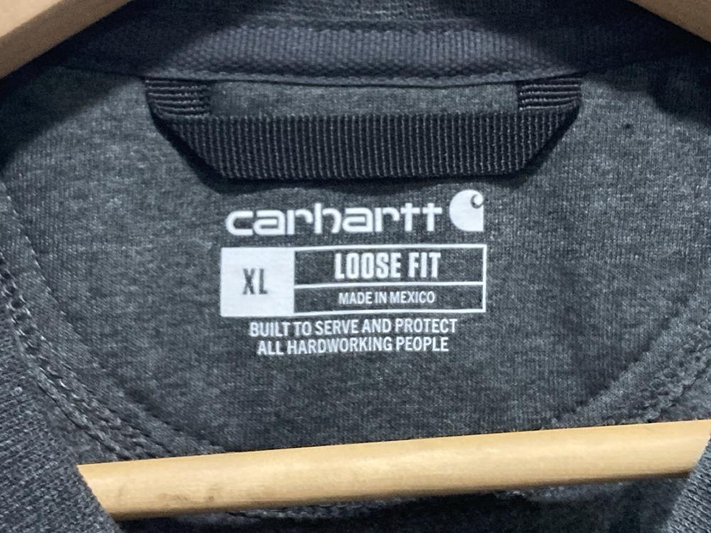 Lot 803  
            Chesterfield SR46 - Parcel Delivery Only 

                
CARHARTT LOOSE FIT SWEATSHIRT IN GREY - UK SIZE XL TO INCLUDE CARHARTT THERMAL GL... - Image 4