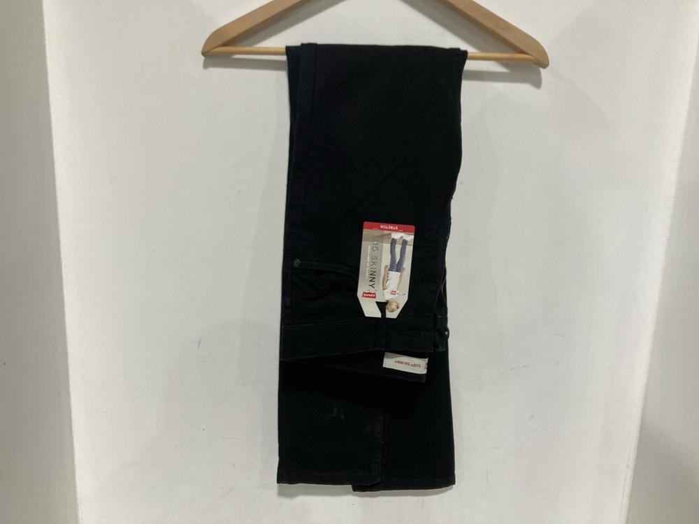Lot 805  
            Chesterfield SR46 - Parcel Delivery Only 

                
LEVIS 510 SKINNY JEANS IN BLACK - UK SIZE 14 (LOCATION: G3) - Image 2