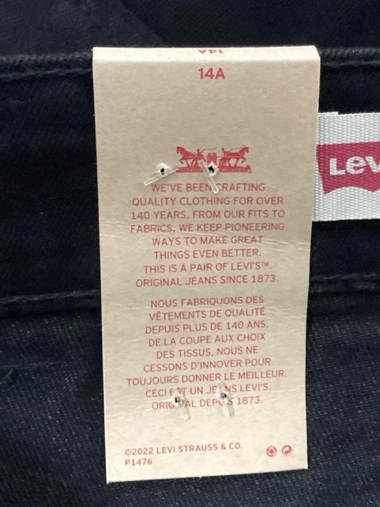 Lot 805  
            Chesterfield SR46 - Parcel Delivery Only 

                
LEVIS 510 SKINNY JEANS IN BLACK - UK SIZE 14 (LOCATION: G3) - Image 4