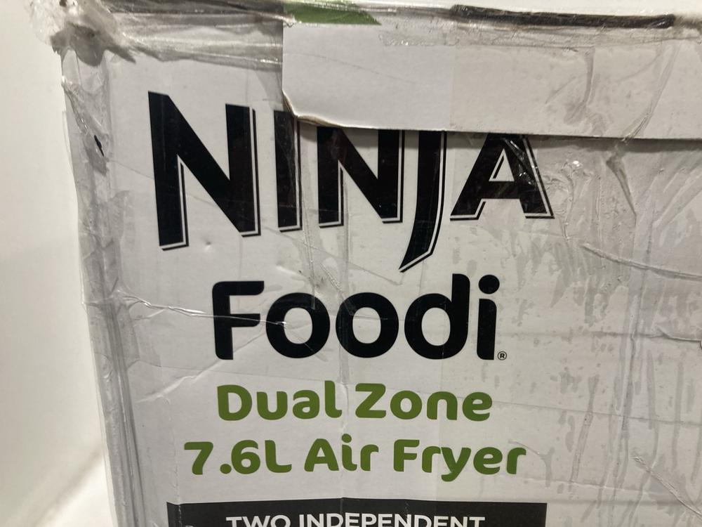 Lot 882  
            Chesterfield SR46 - Parcel Delivery Only 

                
NINJA FOODI 7.6L DUAL ZONE AIR FRYER (LOCATION: G4) - Image 4