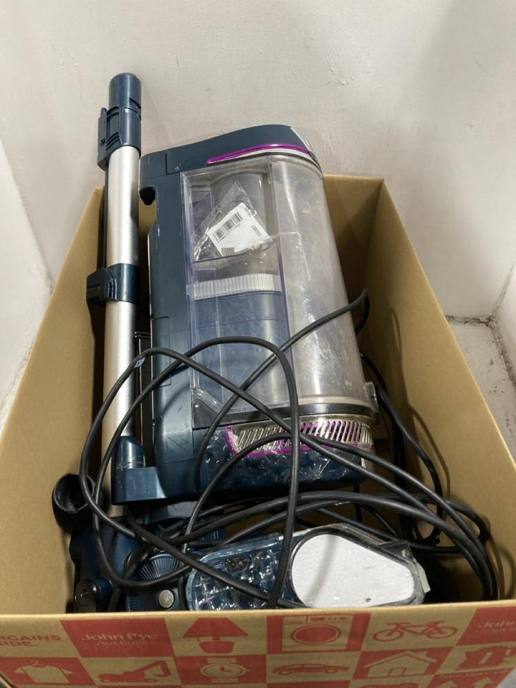 Lot 893  
            Chesterfield SR46 - Parcel Delivery Only 

                
SHARK POWER DETECT LIFT AWAY CORDED VACUUM CLEANER - AZ3900UKT ORIGINAL RRP £279 - Image 2