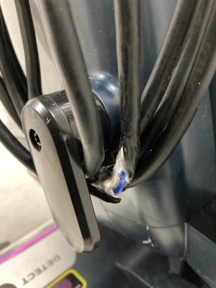 Lot 893  
            Chesterfield SR46 - Parcel Delivery Only 

                
SHARK POWER DETECT LIFT AWAY CORDED VACUUM CLEANER - AZ3900UKT ORIGINAL RRP £279 - Image 4