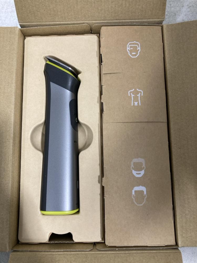 Lot 900  
            Chesterfield SR46 - Parcel Delivery Only 

                
PHILIPS 7000 SERIES ALL IN 1 TRIMMER - Image 2