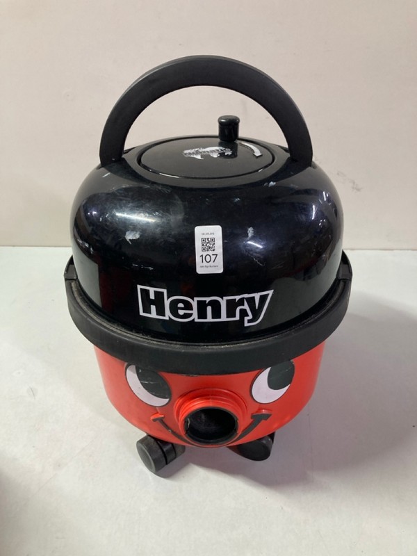 Lot 107  
            Nottingham SR1 - Delivery Only 

                
HENRY CYLINDER VACUUM CLEANER (UNIT ONLY)